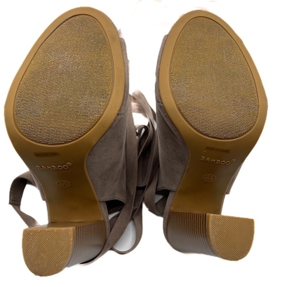 Bamboo Enlighten faux suede ankle boots / booties with wrap ties size 7.5 - Picture 7 of 10